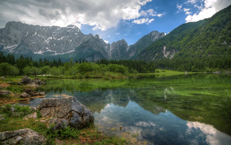 Mangartsko jezero by Boštjan Peterka