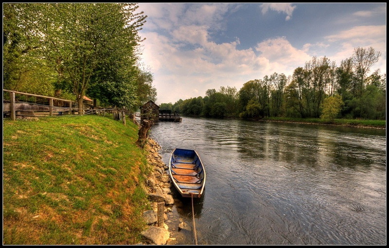 Otok Ljubezni pomladi by Boštjan Peterka