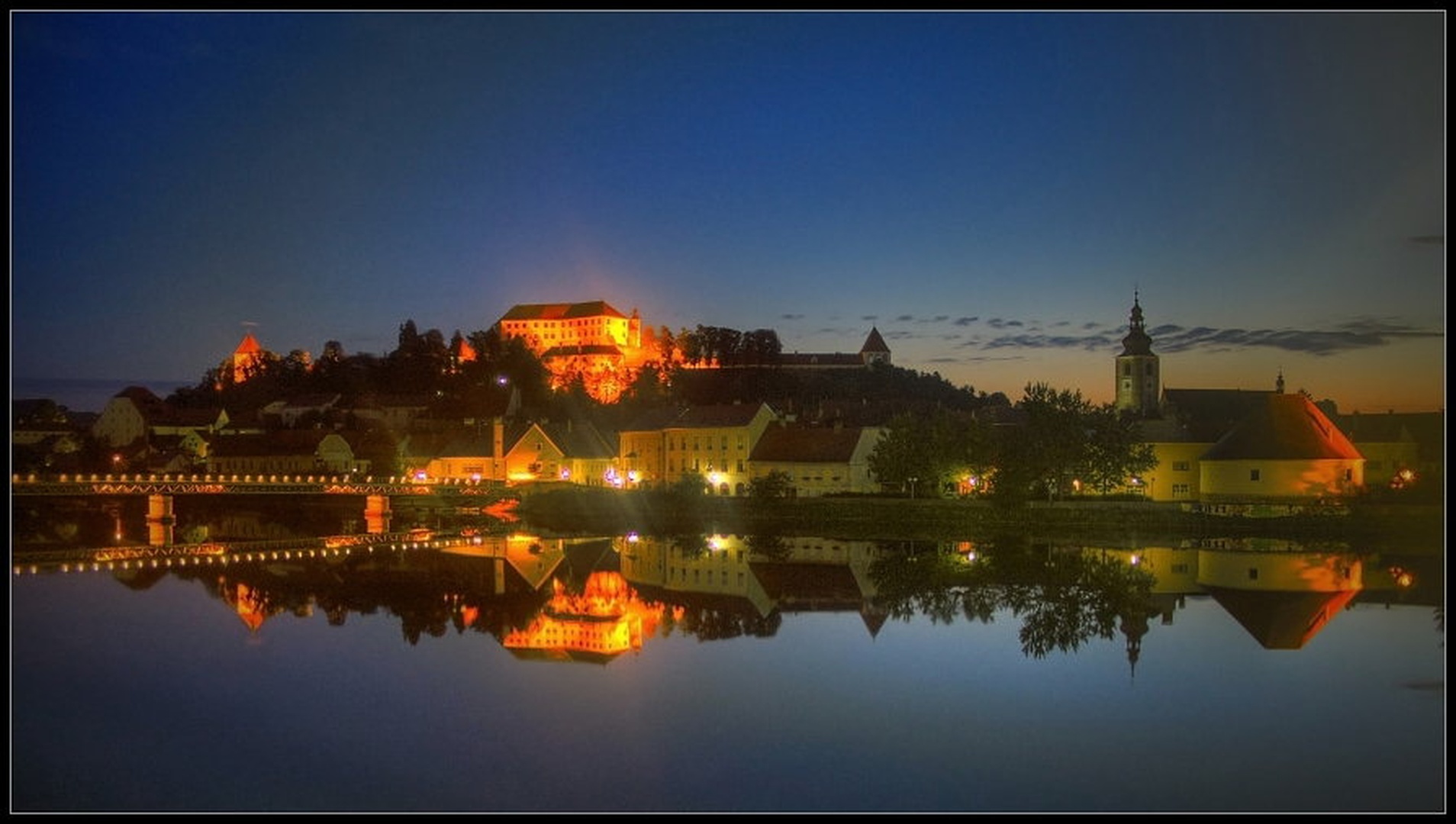 Ptuj zjutraj by Boštjan Peterka