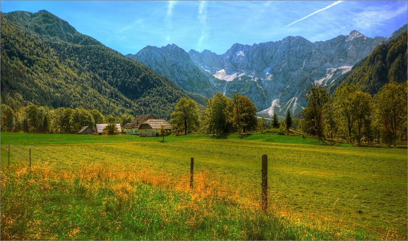 Šenkova domačija by Boštjan Peterka