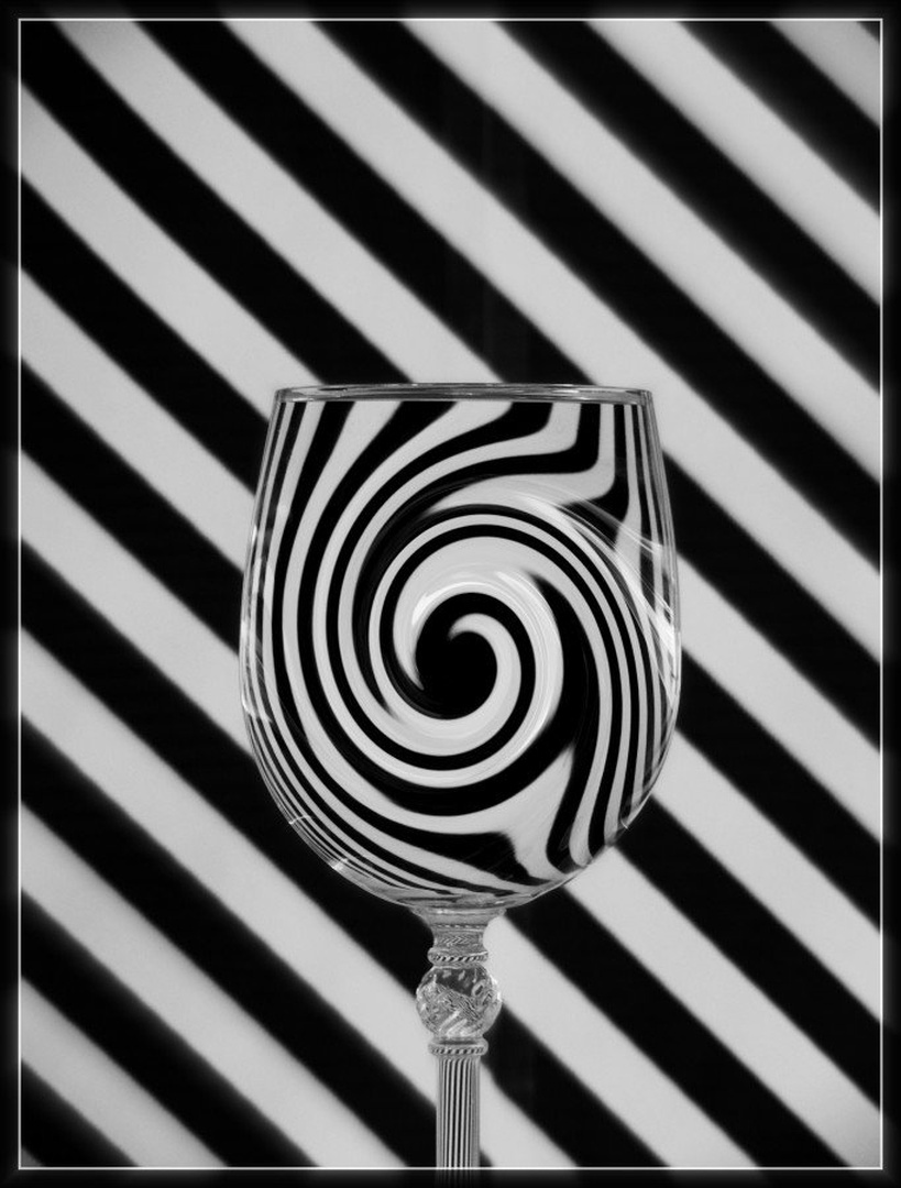 Hypnotic glass by Luka Svetic