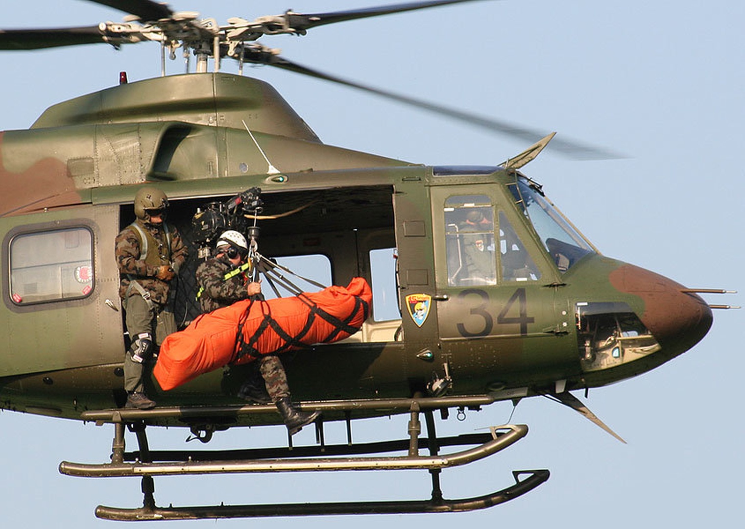 Reševanje s helikopterjem by Stanko Mravljak