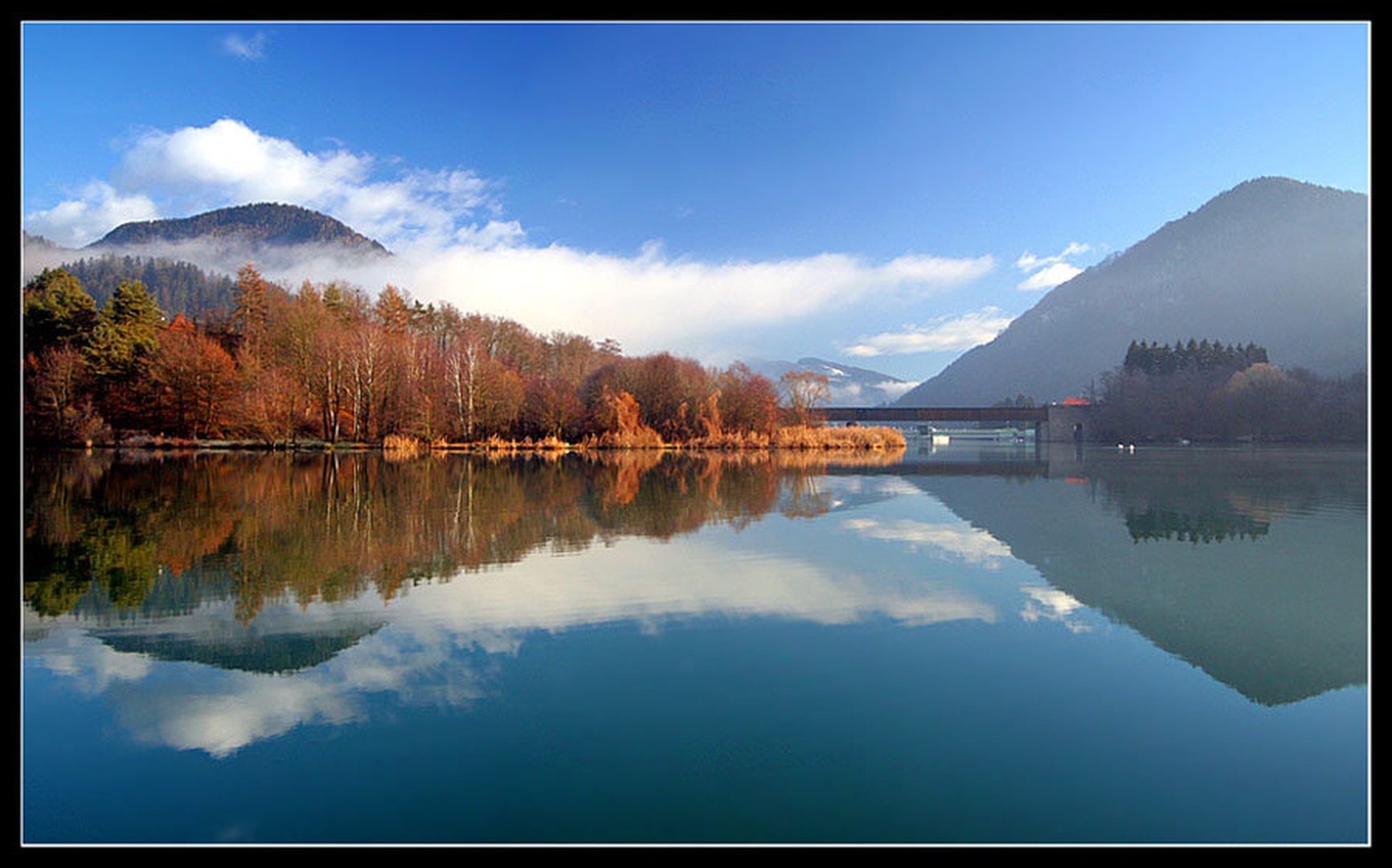 Akomulacijsko jezero Dravograd by Stanko Mravljak