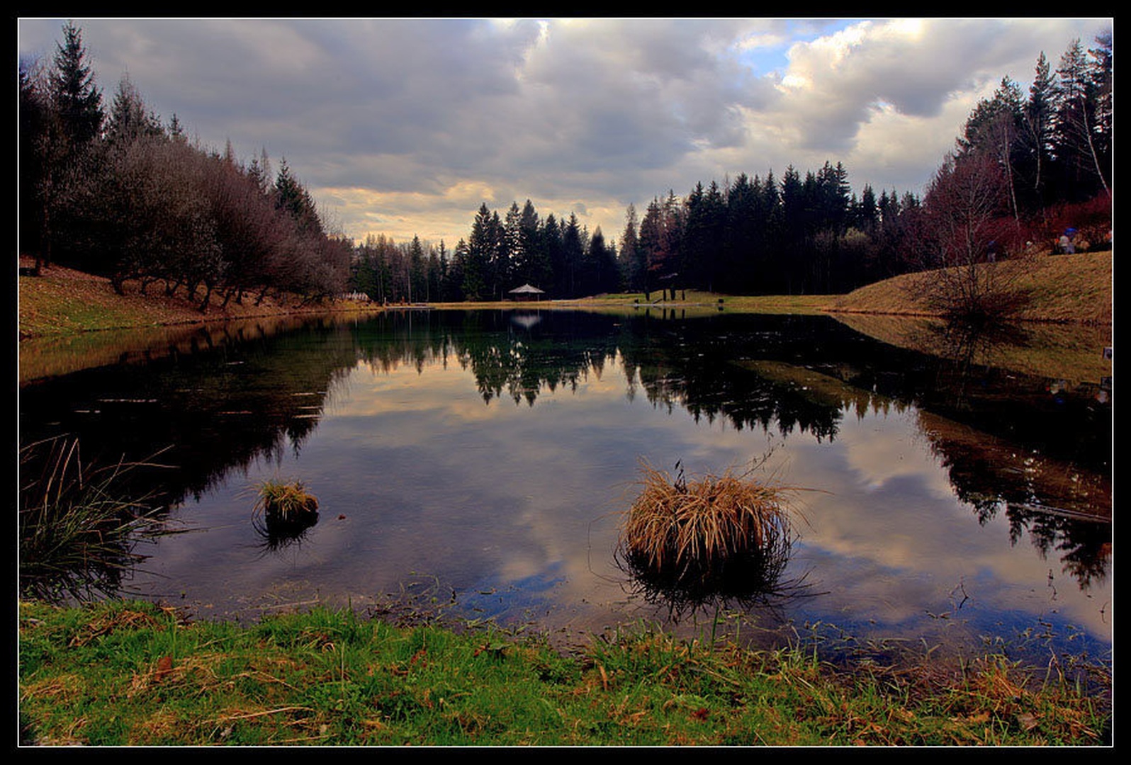 Ivarčko jezero by Stanko Mravljak