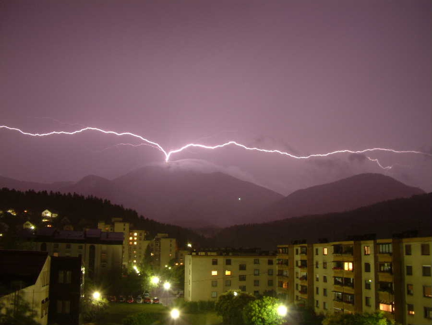 Strela nad Uršljo  goro by Stanko Mravljak