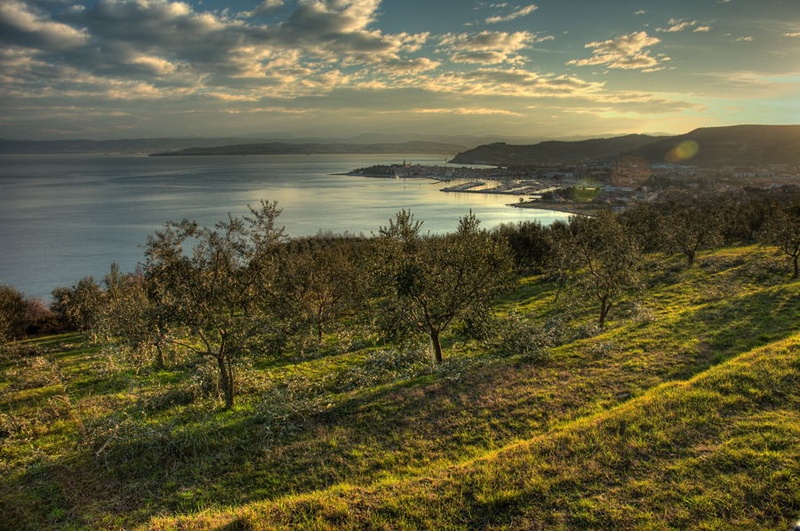 "Sunce se ponovo radja..." - Izola by Aleksandar Savic