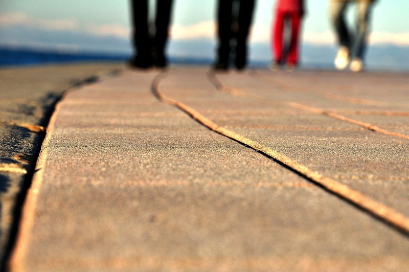 walk_along_the_sea by Aleksandar Savic