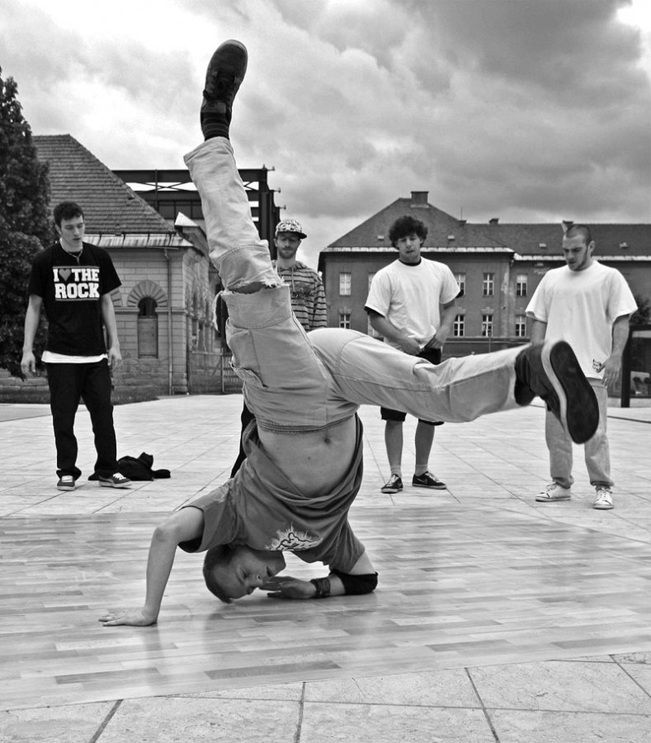 Brake dance by Simon