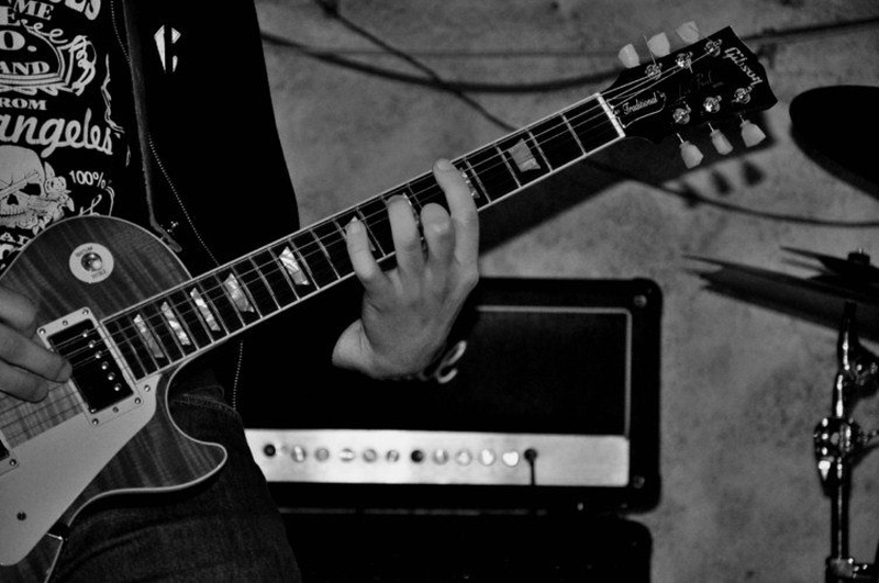 rock n' roll is alive by Miran