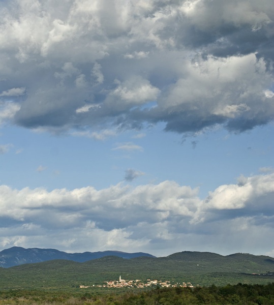 Kostanjevica na krasu by Bojan Marušič