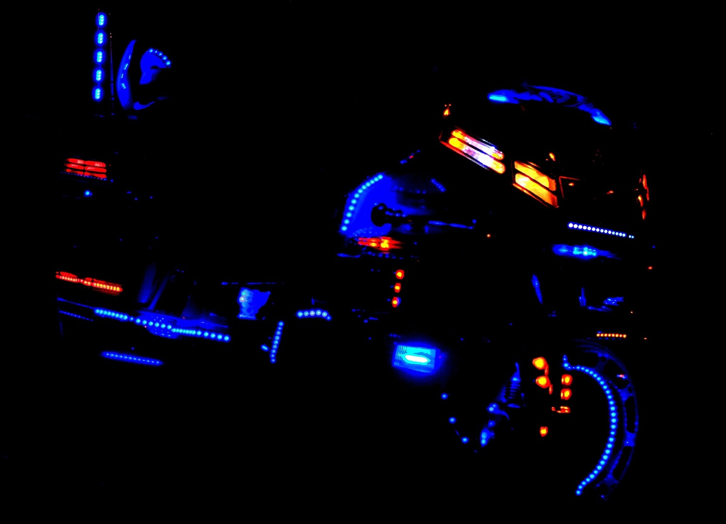 H GW Tron by Andrej Gubič