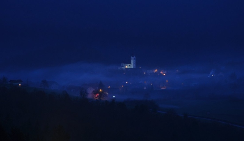 ko se prižgejo luči... by Andrej Gubič
