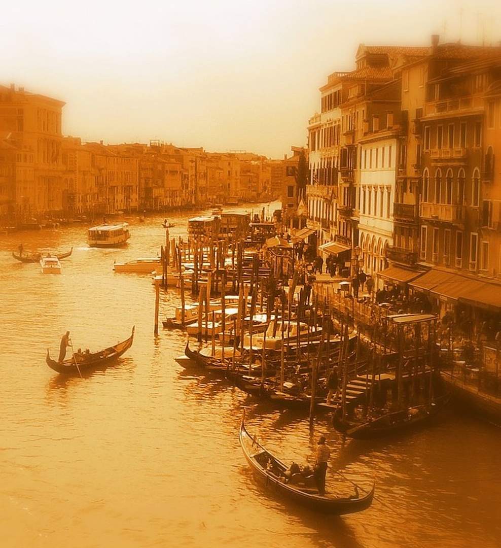 golden Venezia by Andrej Gubič