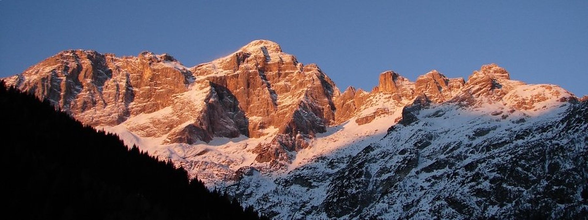 jutro v Dolomitih by Andrej Gubič