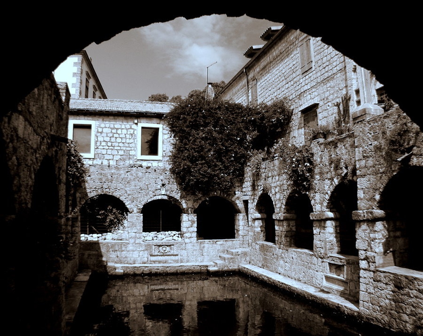graščina Tvrdalj by Andrej Gubič