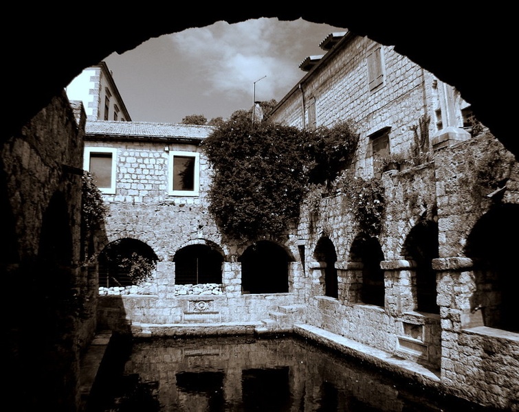 graščina Tvrdalj by Andrej Gubič