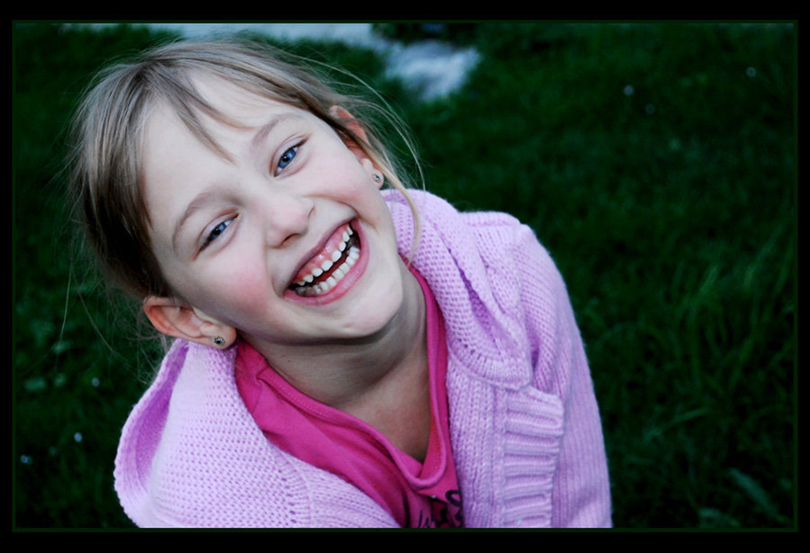 Laura by dragana