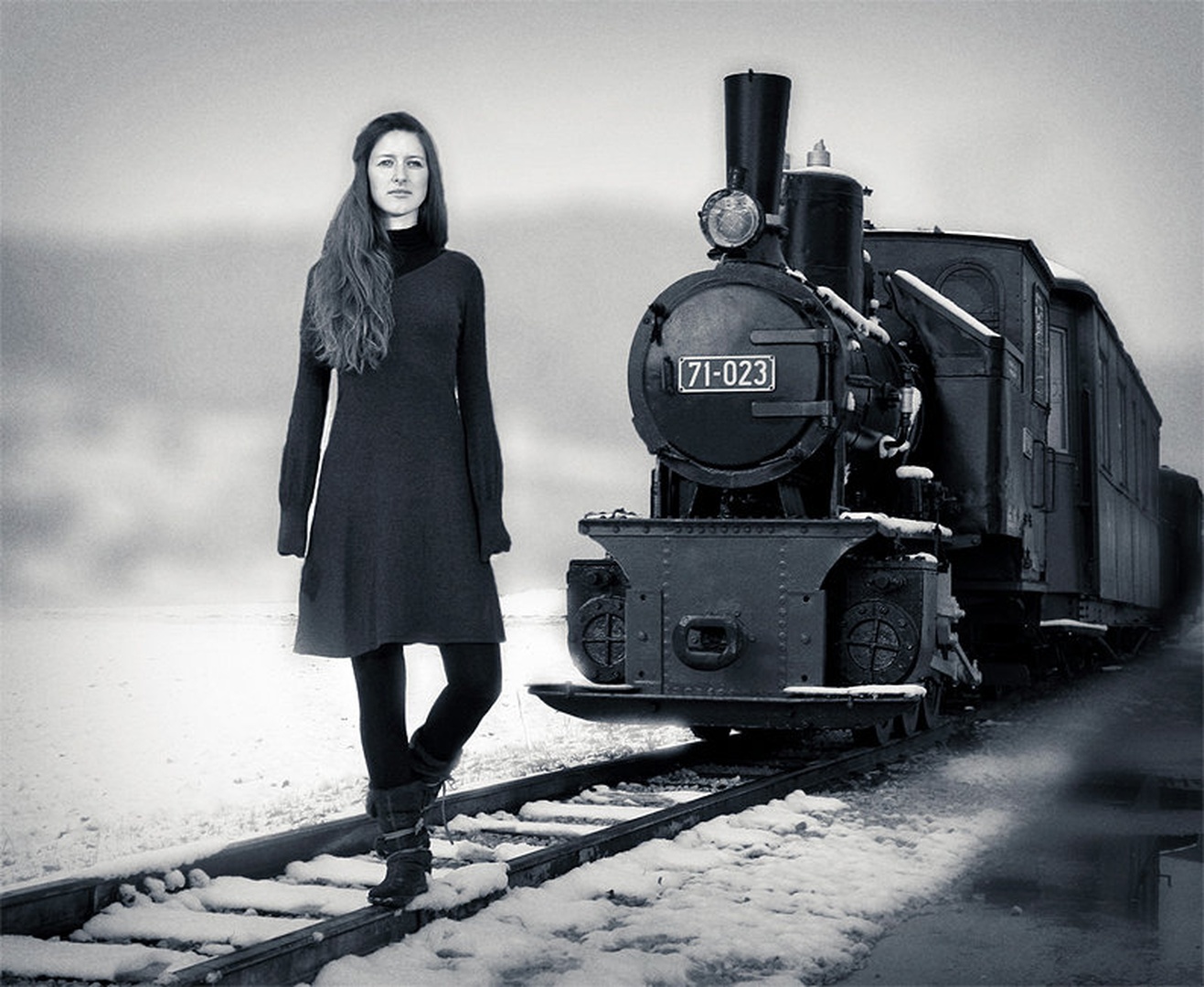 Dekle in vlak by Urban Rotar