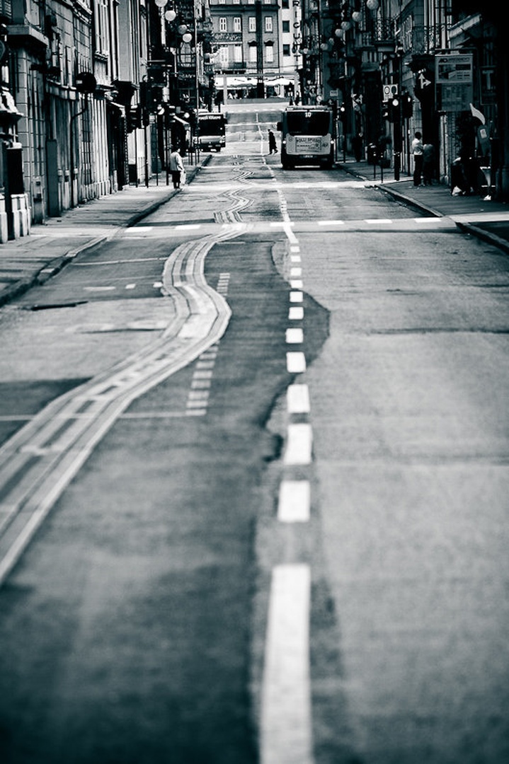 Linije by Urban Rotar