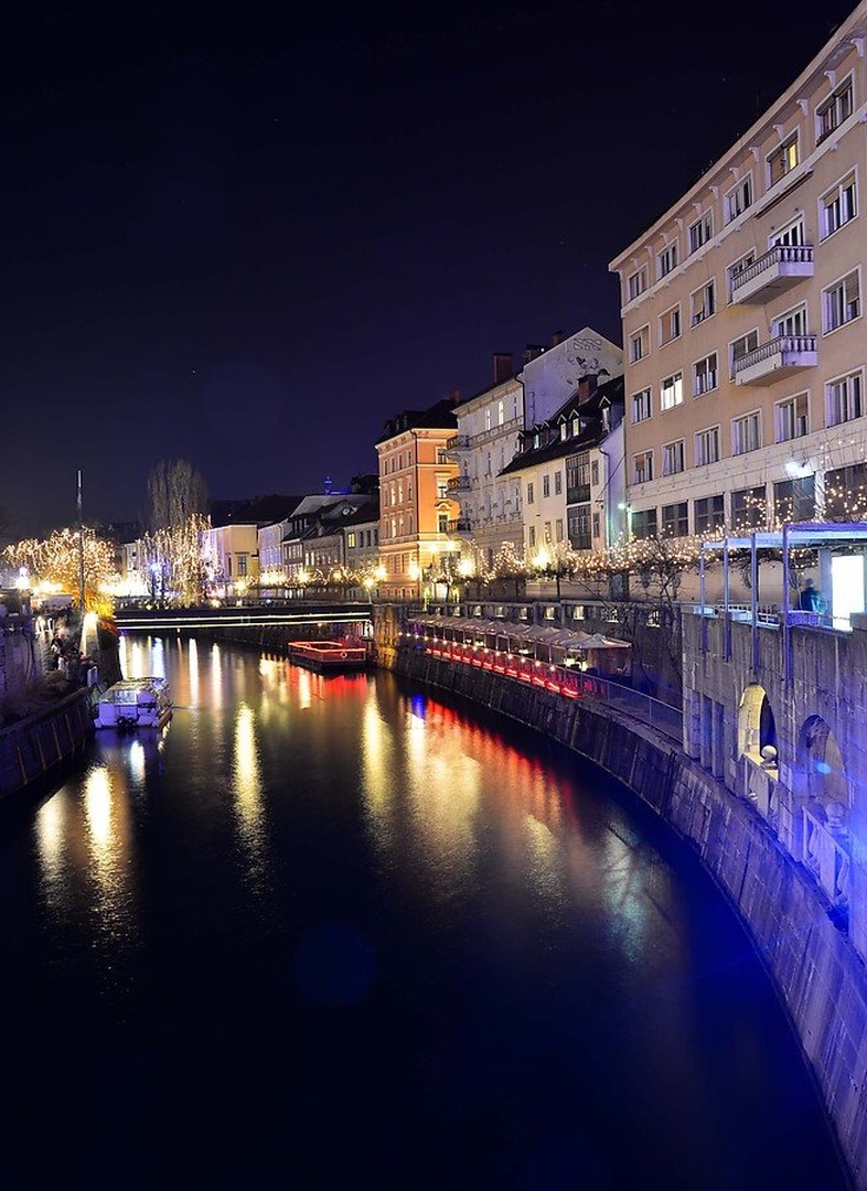 Večer ob Ljubljanici by