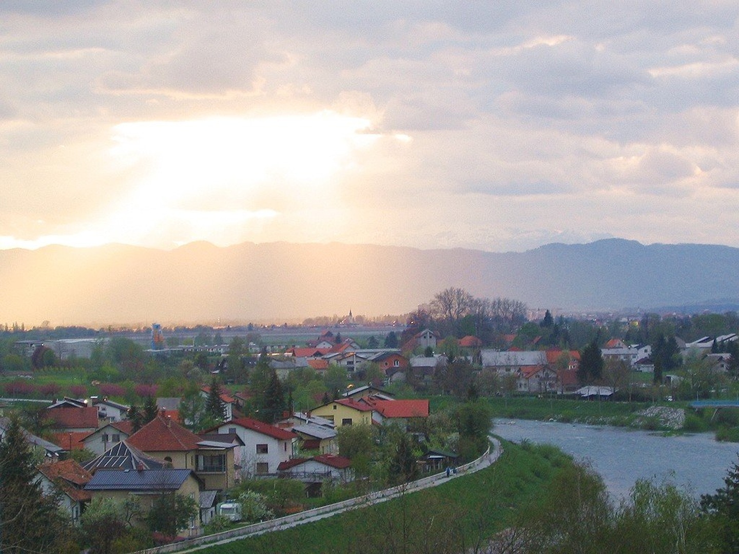 Po DEŽJU -SONCE by