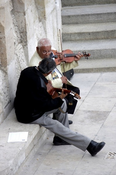 Ulični muzikanti by Gregor