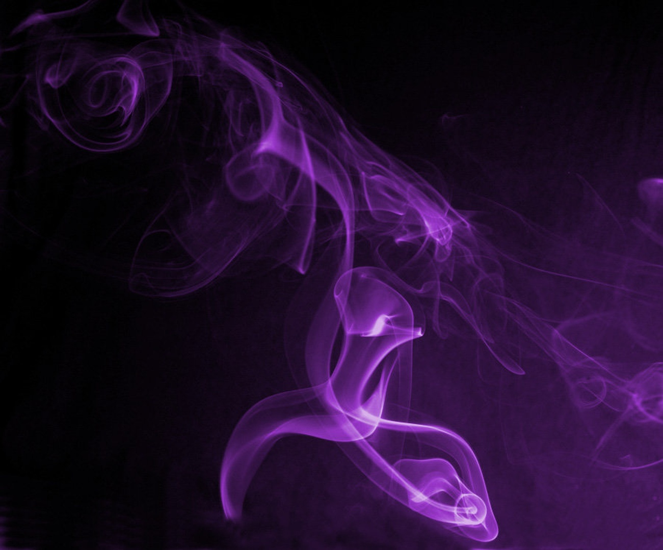 Violet smoke by trigga