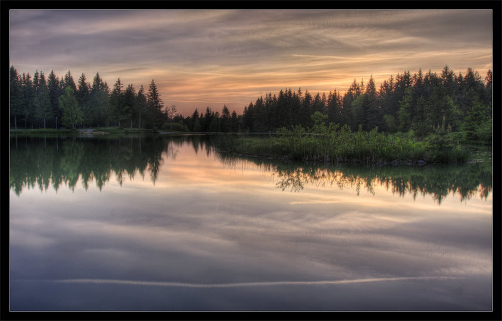 Volčje jezero by Marek Gerthofer