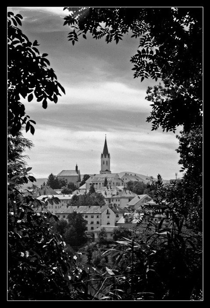 Oddaljeni pogled na mesto by squascha