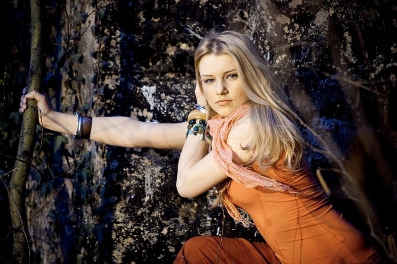 Xena`s blond friend by Sami