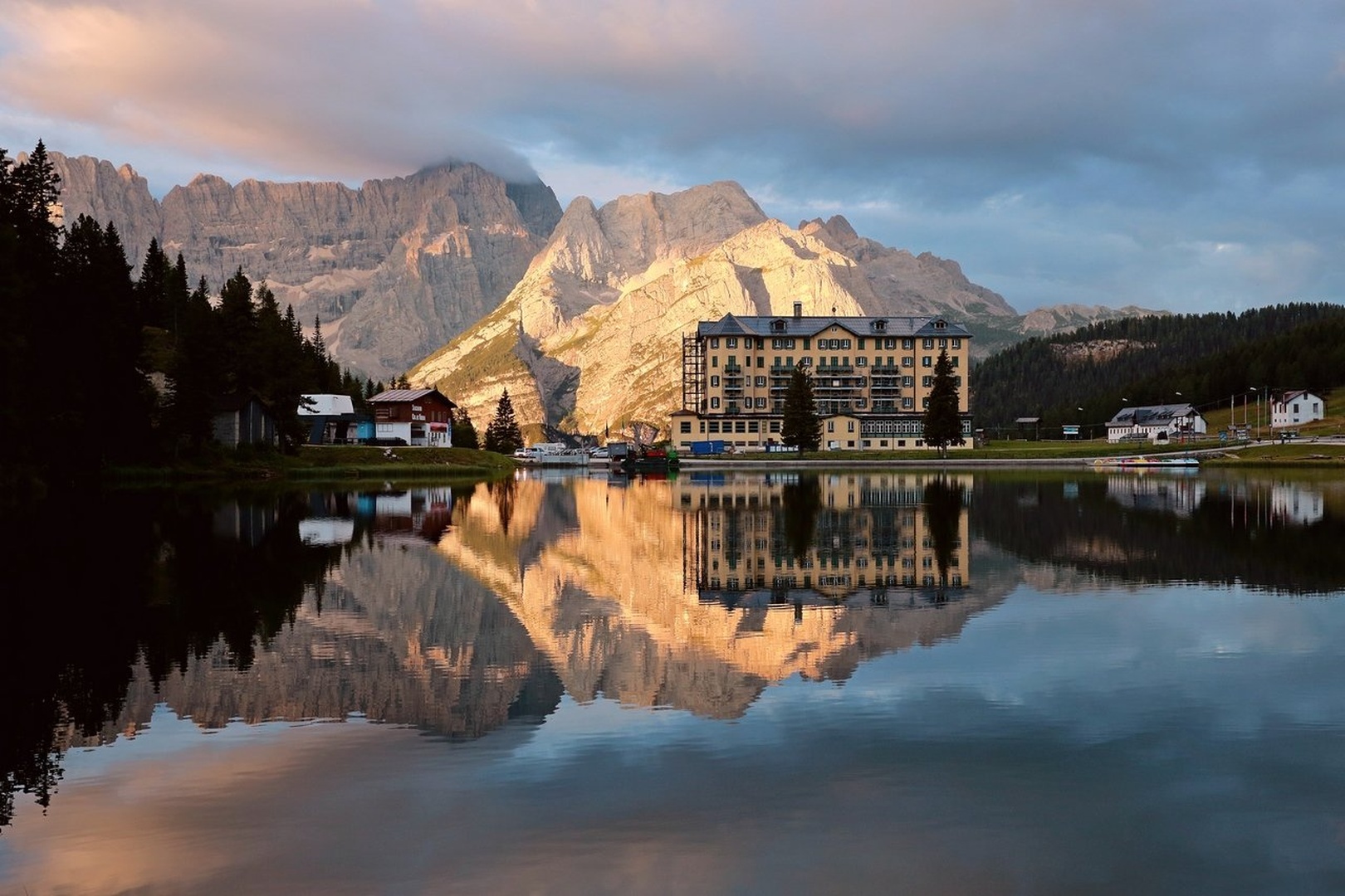Jezero Misurina by Blaž Črepinšek