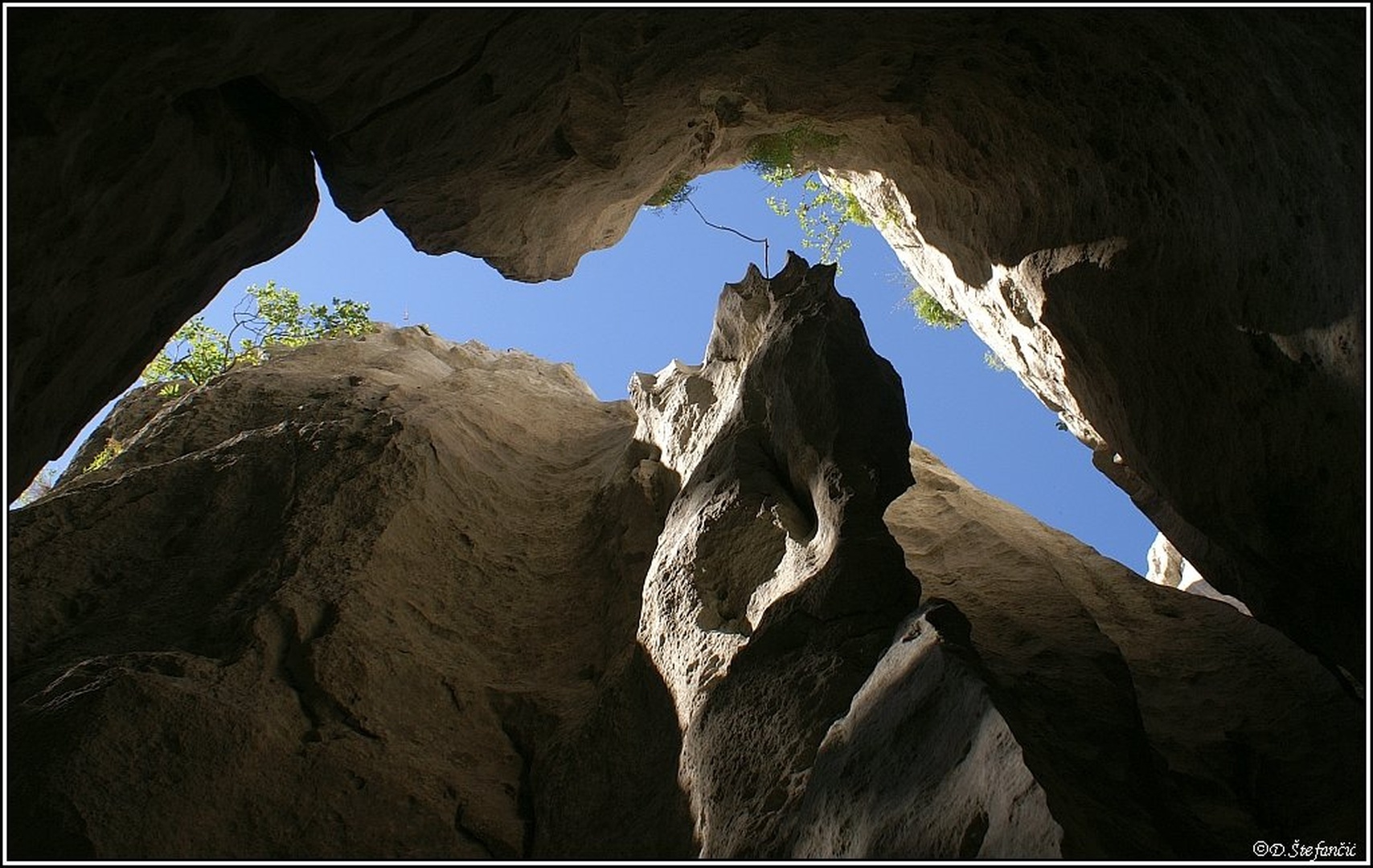 Pogled od spodaj by