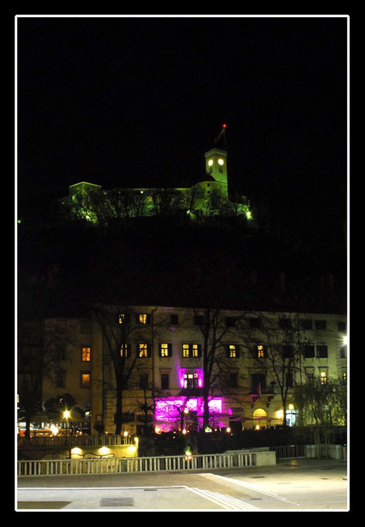 Nocna fotka v Ljubljani by Edvard Pintaric