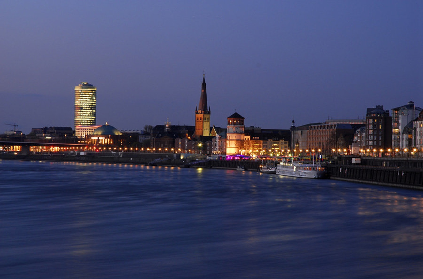 Düsseldorf-4 by Edvard Pintaric