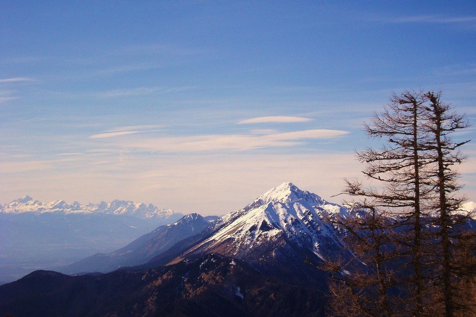 v uzadju triglav by uroš ajd