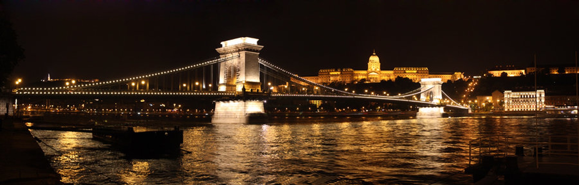 Budapest by night by simons76