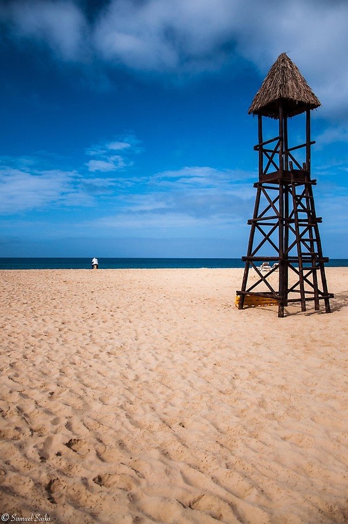 Čuvaj plaže... by Samuell Sajko