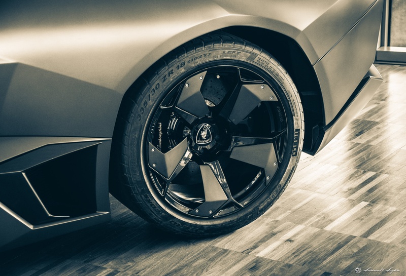 Lamborghini by Samuell Sajko