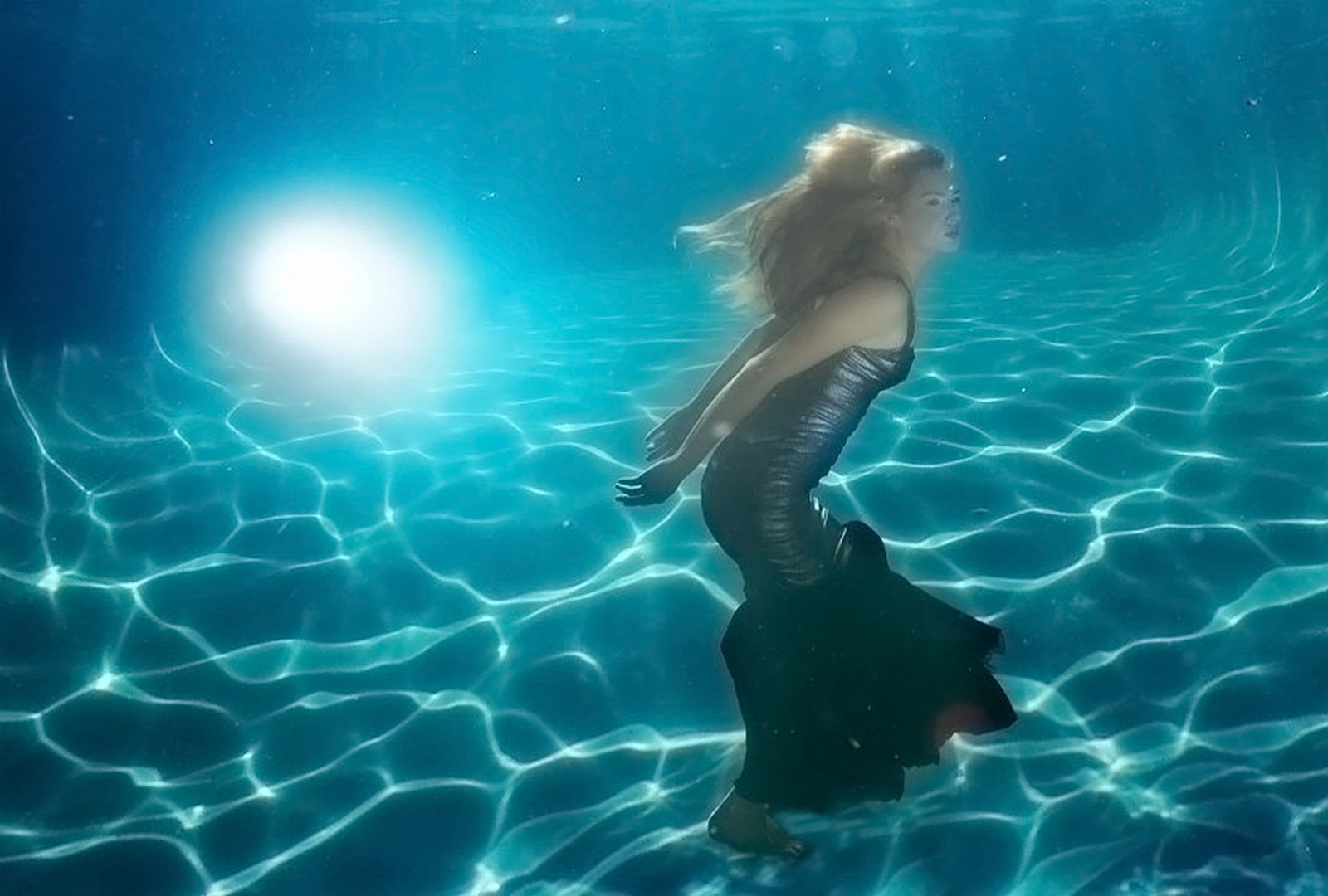 Siren's Echo by dee