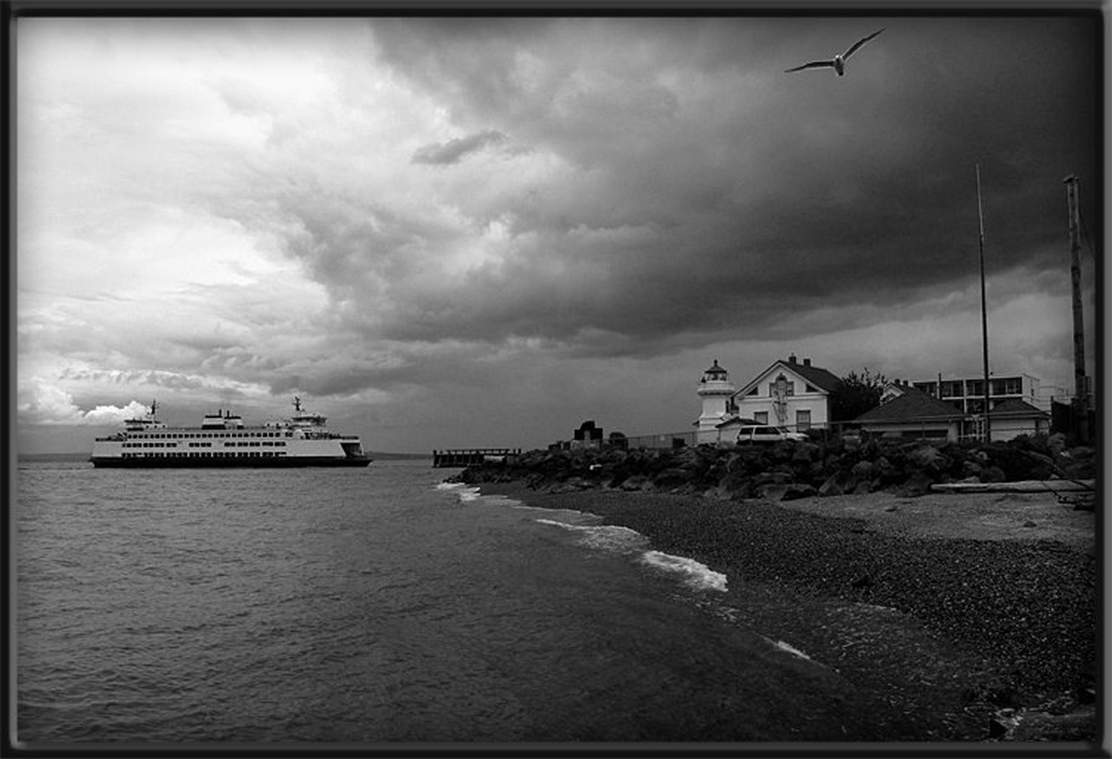 Arriving With Storm by dee