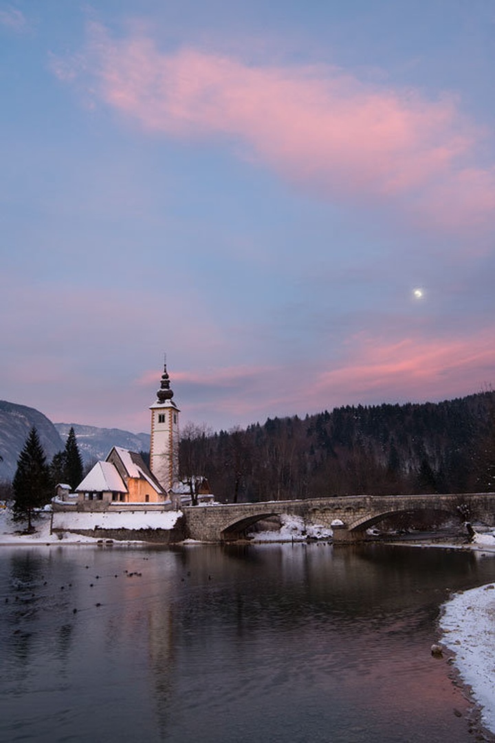 That church by Andy Aungthwin