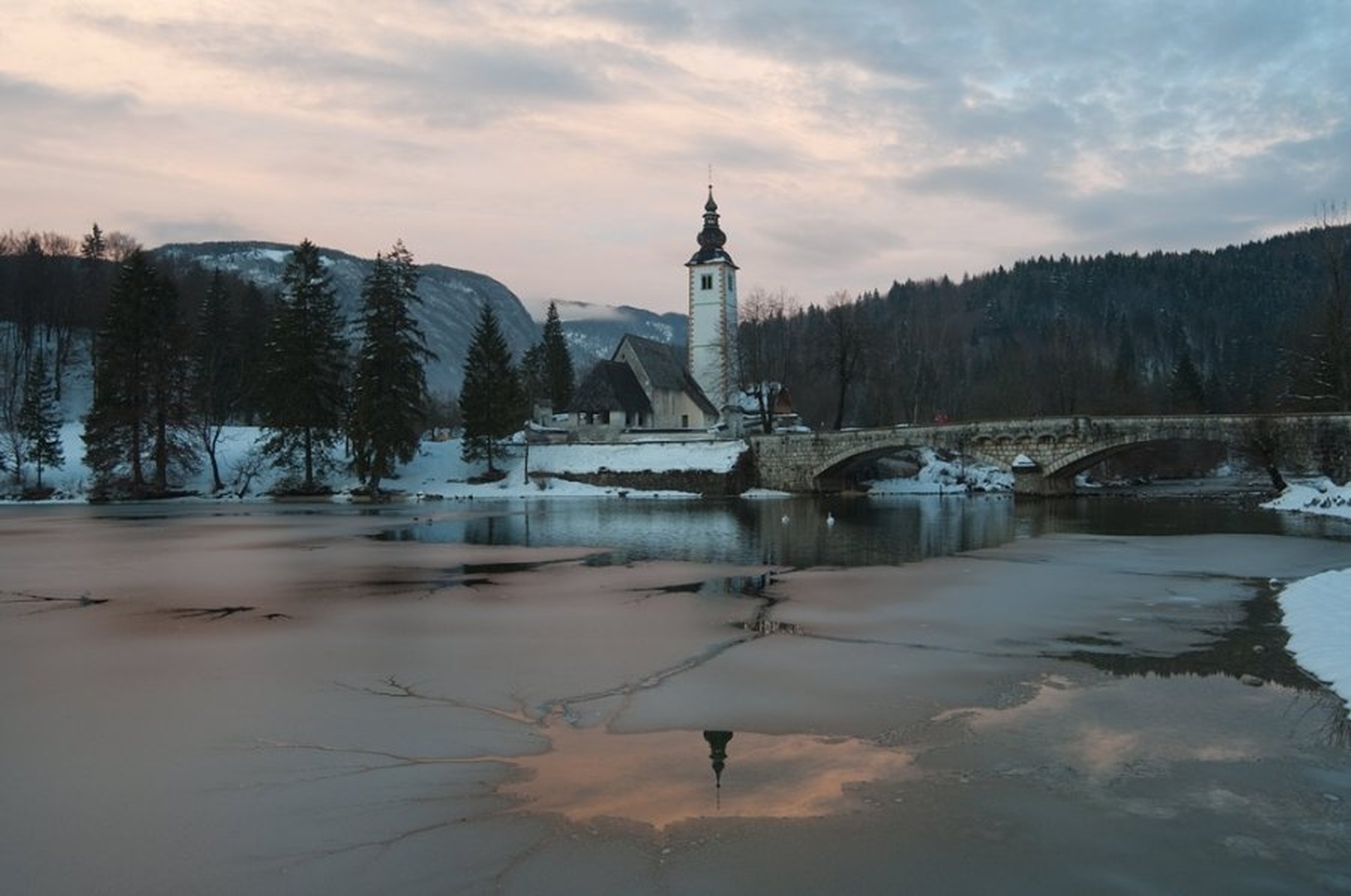 Untitled by Andy Aungthwin