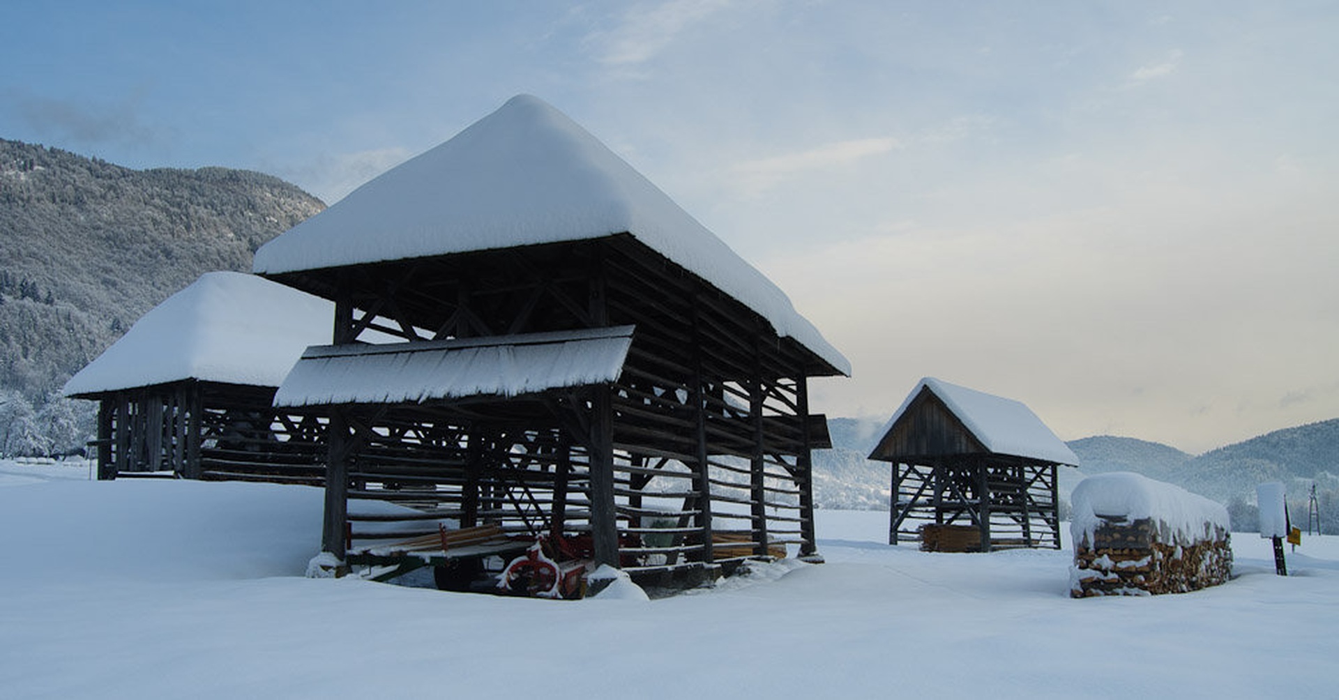 Stogs in Studor by Andy Aungthwin