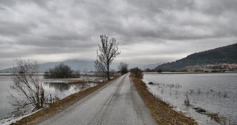 čez jezero by Simon Marka