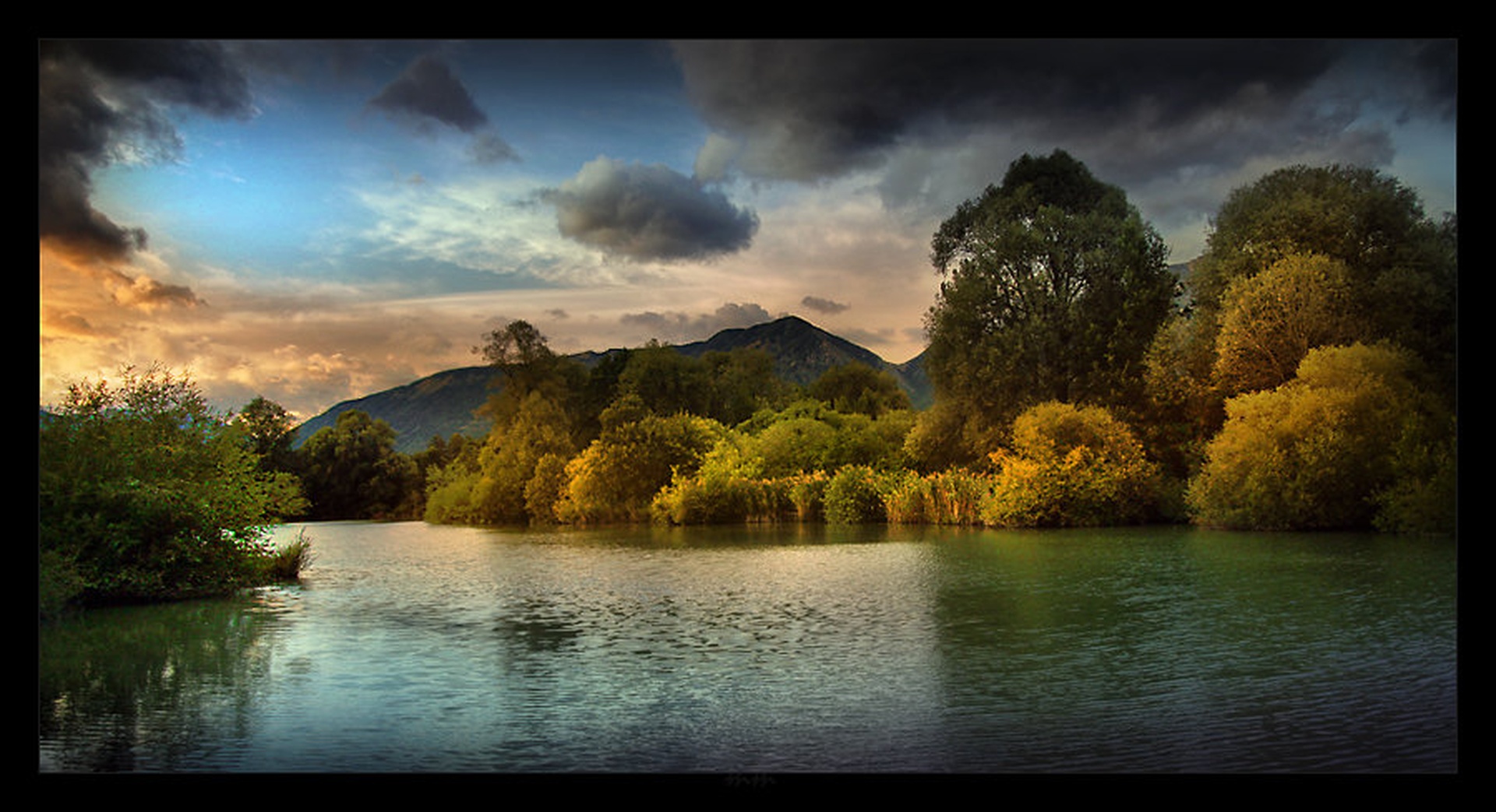 jezero by Matej Meglič