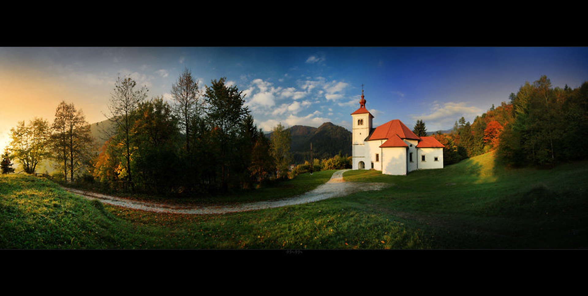 hram by Matej Meglič