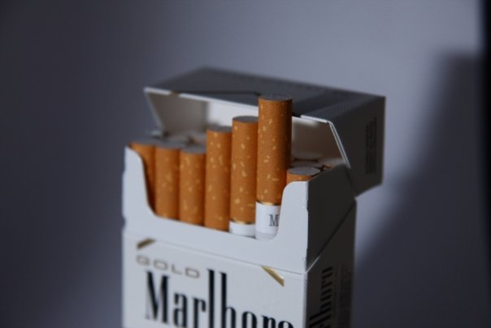 Cigareti by