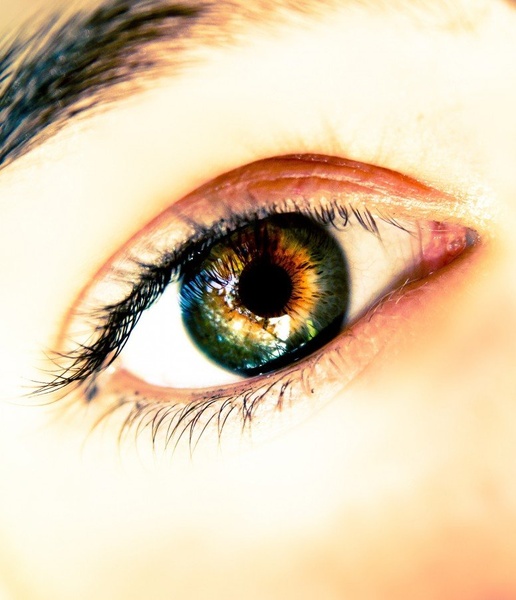 I can see the truth in this eye by WhiteCell