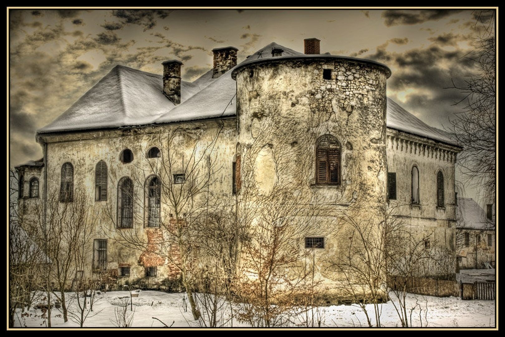 dvorec Golič by Denis Sodrznik
