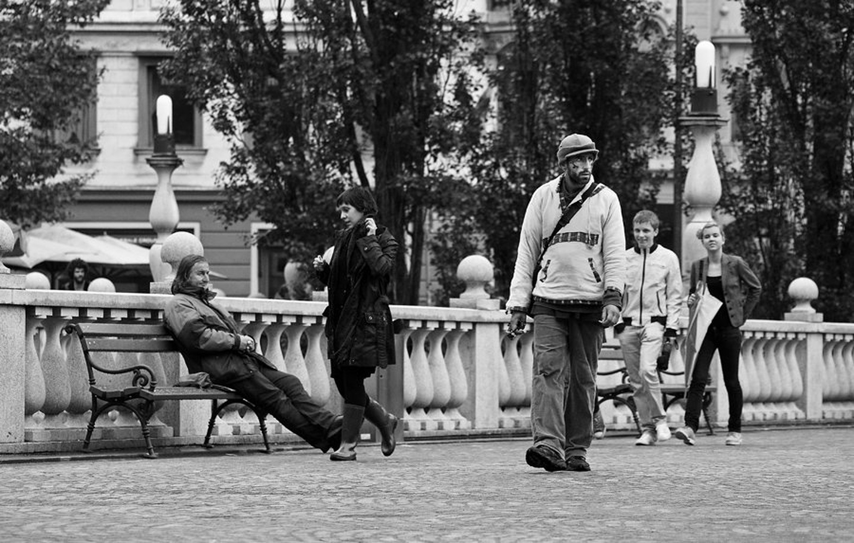 skorajda v središču pozornosti by Denis Sodrznik